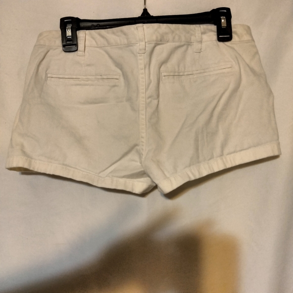 Express size 4 white shorts EUC - Picture 2 of 3